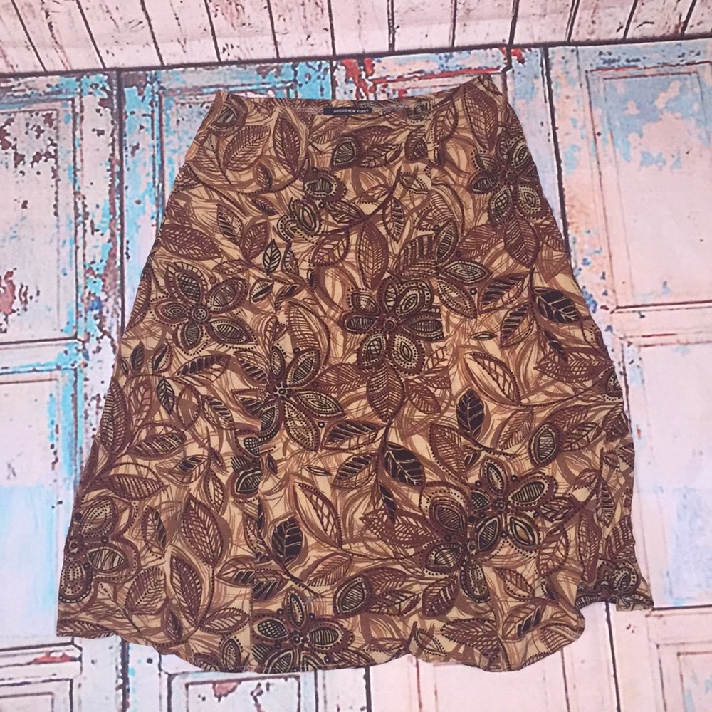 Briggs New York Women’s A-Line Flowy skirt medium